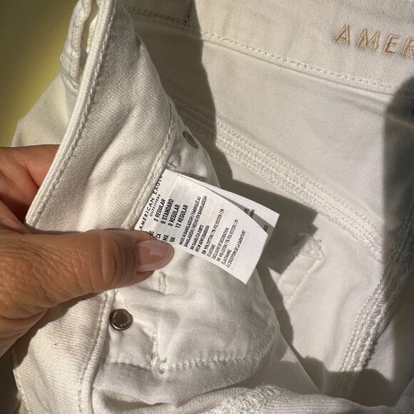 American Eagle Women's White Jean Skirt, size 8 - Picture 3 of 4